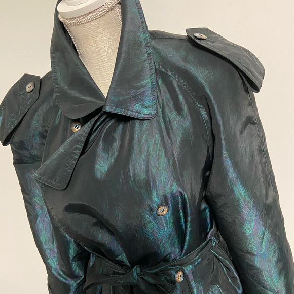 Trench coat iridescent look zip out lining sz 12 as is but can’t find flaw - Picture 3 of 7